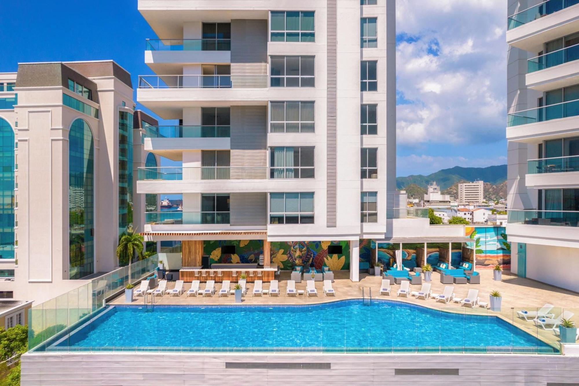 Ac Hotel By Marriott Santa Marta Екстериор снимка