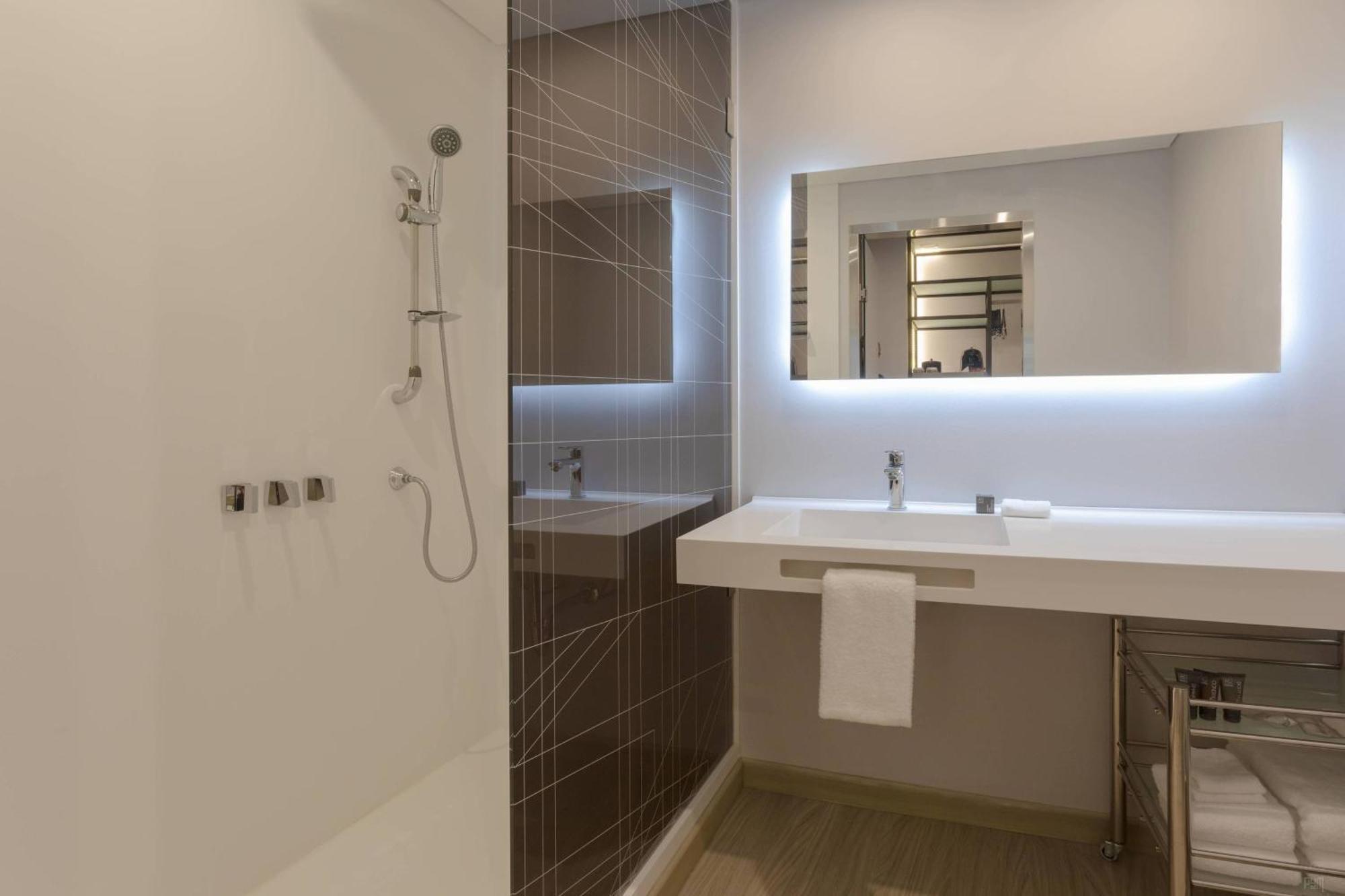 Ac Hotel By Marriott Santa Marta Екстериор снимка