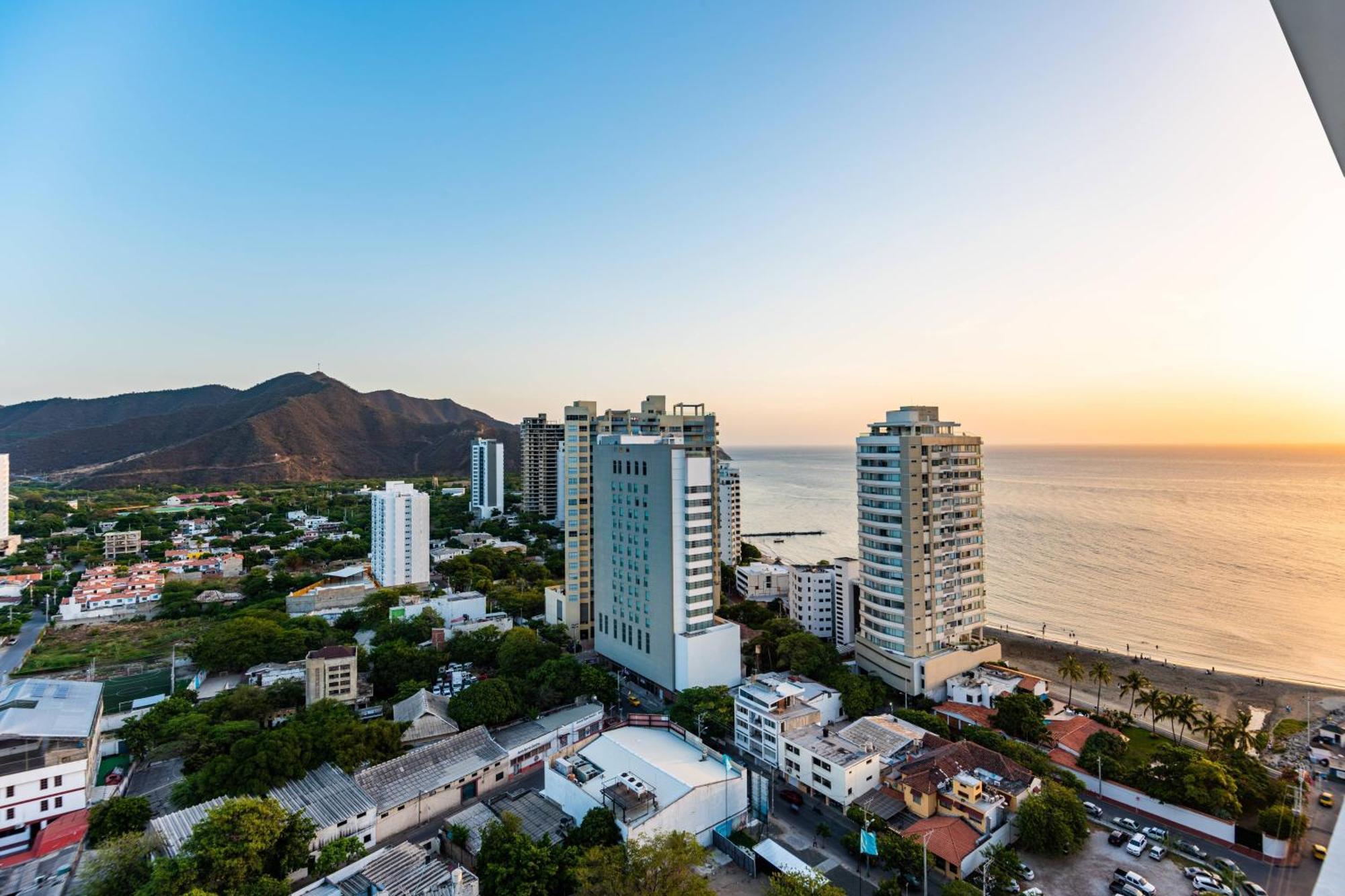 Ac Hotel By Marriott Santa Marta Екстериор снимка