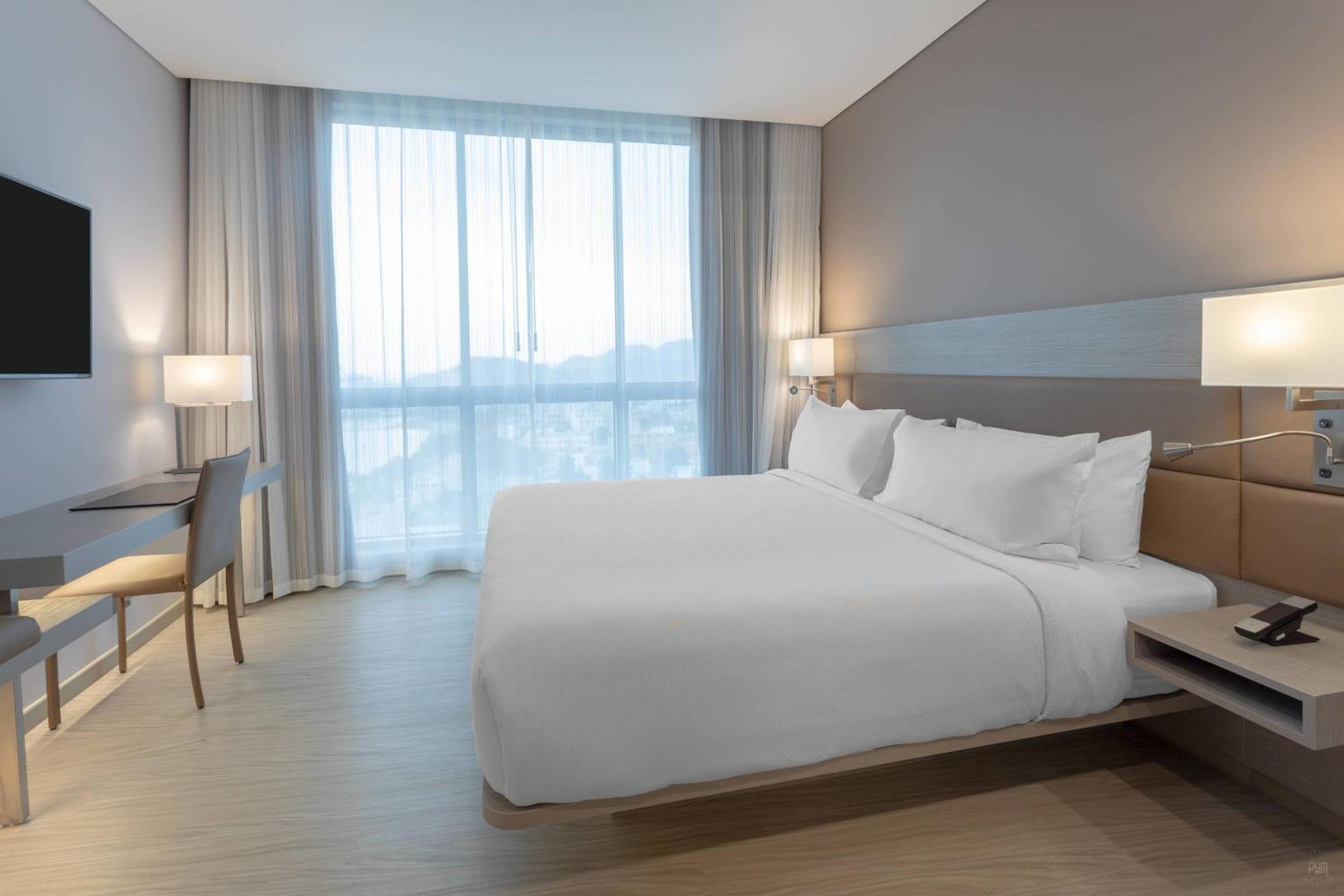 Ac Hotel By Marriott Santa Marta Екстериор снимка