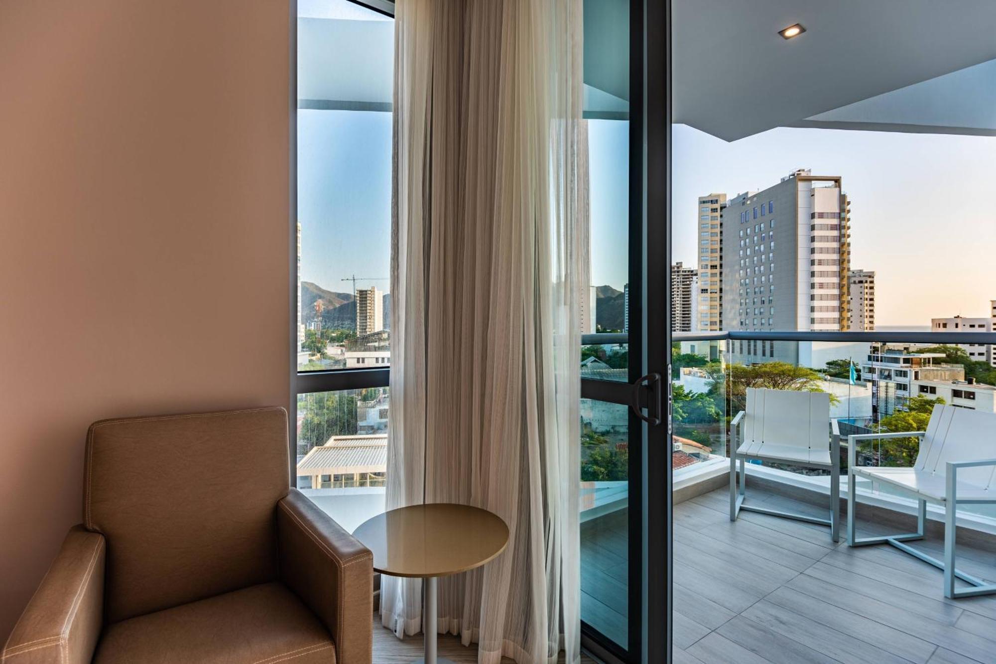 Ac Hotel By Marriott Santa Marta Екстериор снимка